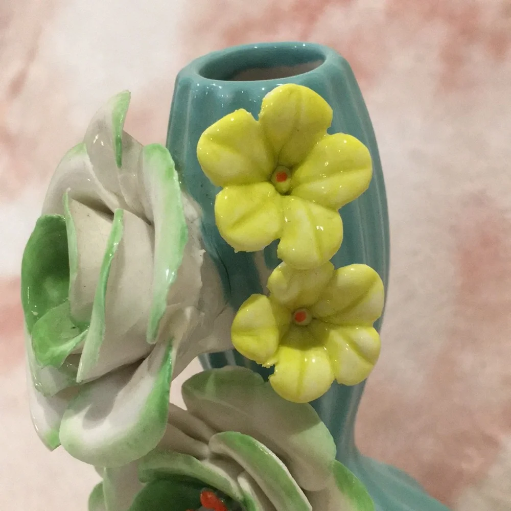 “Blooming Bright” Ceramic Bud Vase 3D ceramic Flowers NWOT 4”x6.5” Handcrafted - Picture 3 of 16